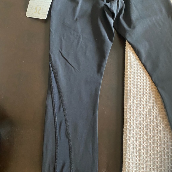 Brand new Lululemon high waisted leggings never worn with tag, - Picture 3 of 4